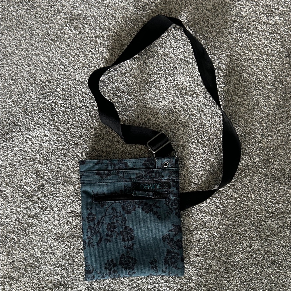 Dakine Black Floral Men's Messenger Bag